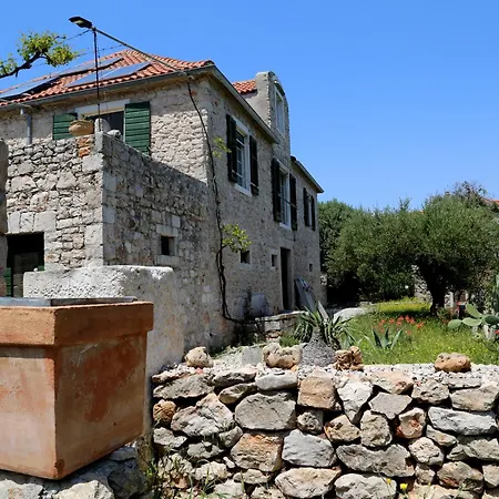 Eco Rokotovi * Stari Grad (Hvar)